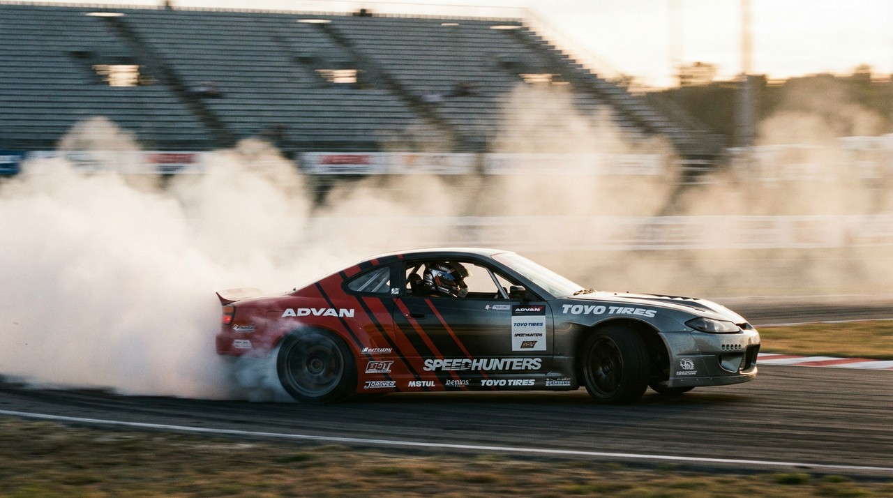 海角社区赛车汽车解说视频